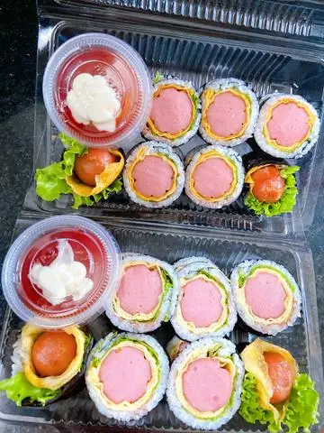 Hình ảnh kimbap xúc xích
