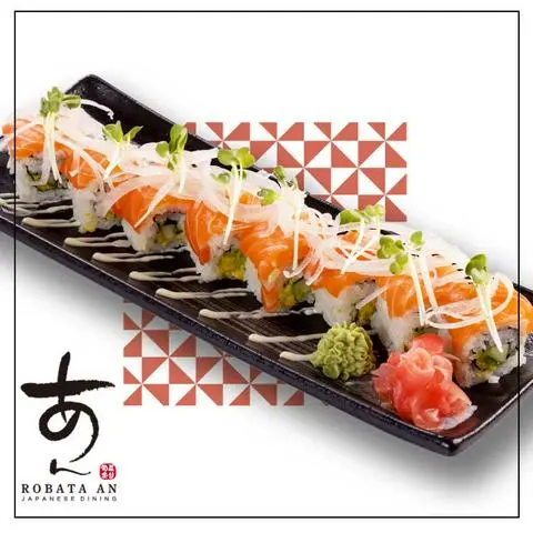 Hình ảnh Salmon Onion roll with Mayonaise/Sushi cuộn cá hồi phủ hành tây với mayo