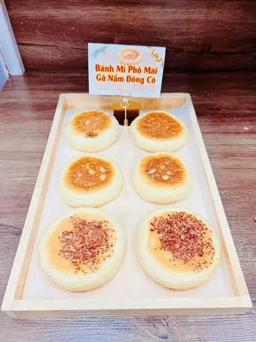 Hình ảnh Bánh Phô Mai Gà Nấm Đông Cô