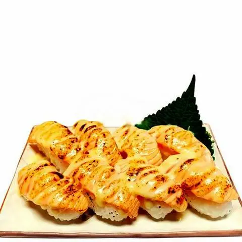 Hình ảnh Combo Sushi Cá Hồi Nướng Sốt (Kèm 1 Ly Coca Tươi)