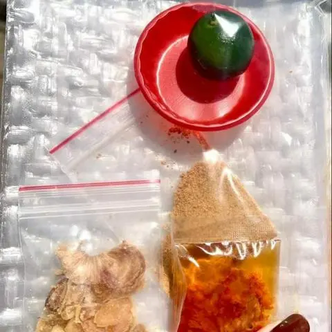 Hình ảnh bịch b, tráng chấm sate phi hành