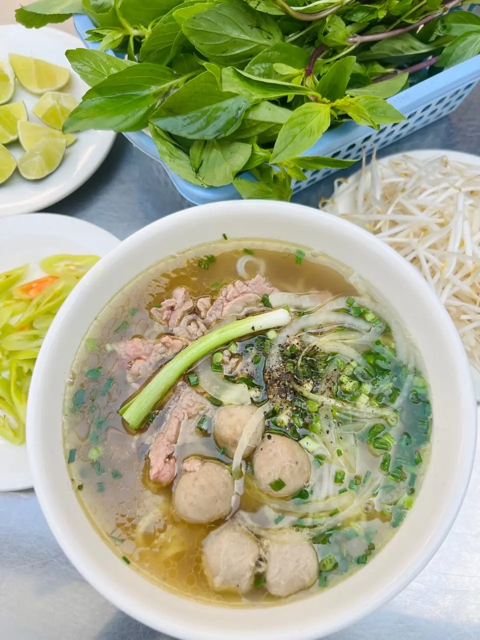 Hình ảnh Phở Tái Gân Bò Viên