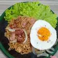 Hình ảnh Mì xào bò thêm 2 trứng