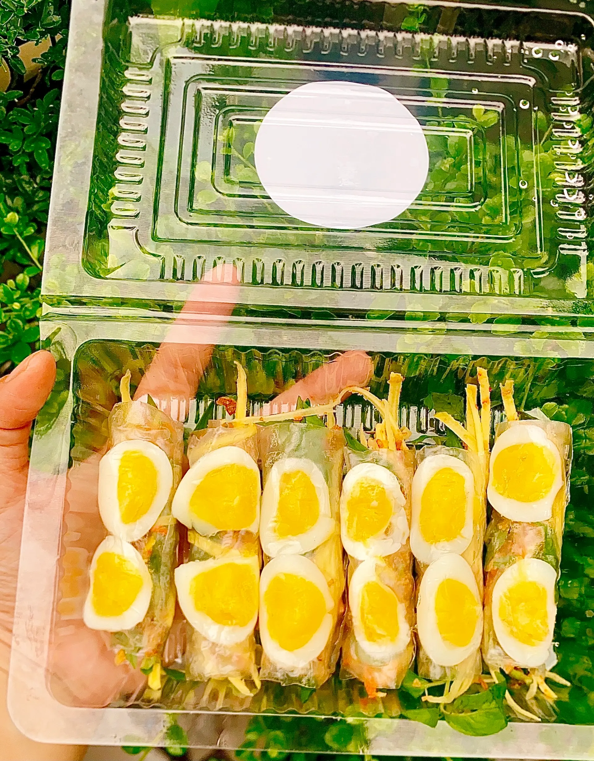 Hình ảnh Bánh tráng cuộn trứng lòng đào