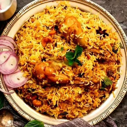 Hình ảnh Chicken Briyani ( Thịt gà xào với cơm Nị Ấn Độ)