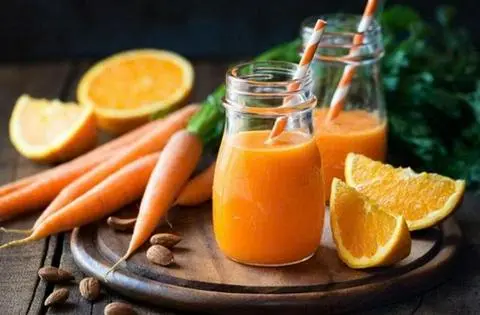 Hình ảnh Nước ép cam mix cà rốt - thanh ngọt tự nhiên và tươi mát bổ dưỡng - 700ml