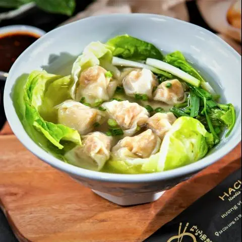 Hình ảnh Mì Hoành thánh nhân cua bể - xá xíu