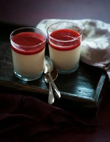 Hình ảnh Panna cotta dâu