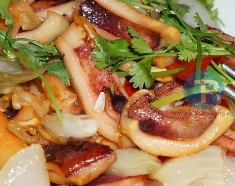Hình ảnh Mực một nắng chiên nước mắm