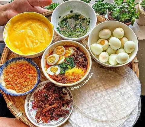 Hình ảnh Bánh tráng chấm sốt me