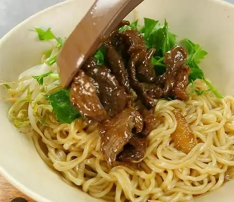 Hình ảnh Mì Trộn Thập Cẩm