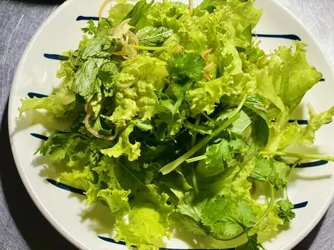 Hình ảnh Rau sống thêm (món bún bò/ bún mắm nêm)