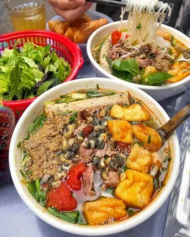 Hình ảnh Bún riêu - ốc - bò tái - đặc biệt
