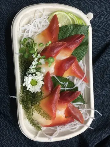 Hình ảnh Sashimi sò đỏ - 10 Miếng