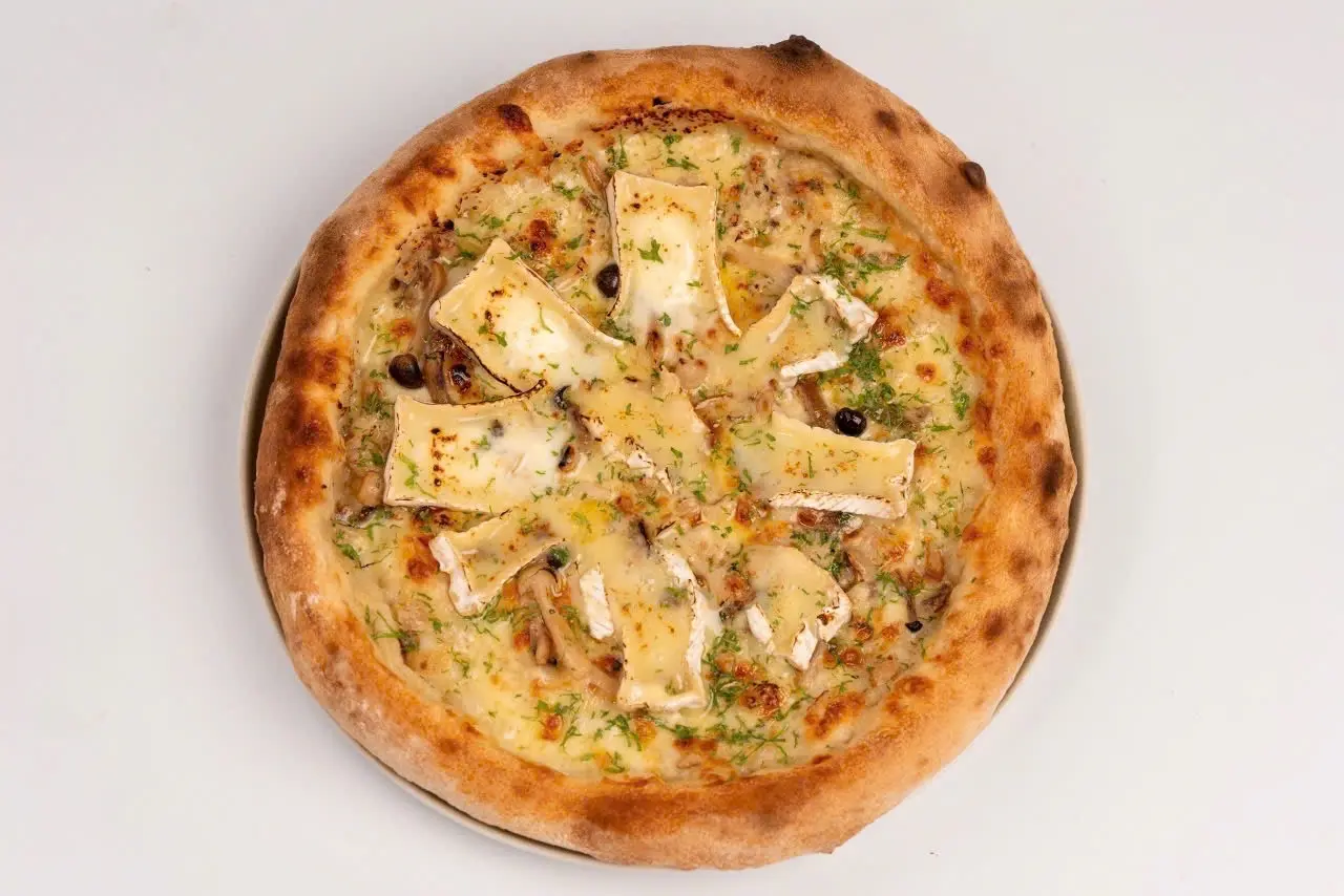 Hình ảnh Creamy truffle pizza