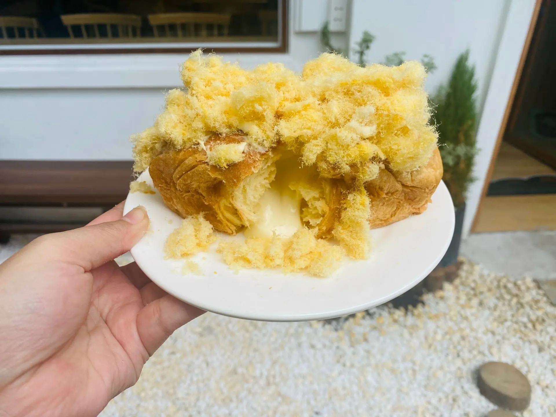Hình ảnh BÁNH MÌ CHÀ BÔNG PHÔ MAI TAN CHẢY