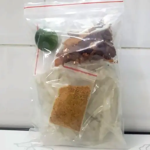 Hình ảnh Bánh tráng muối tỏi khô bò