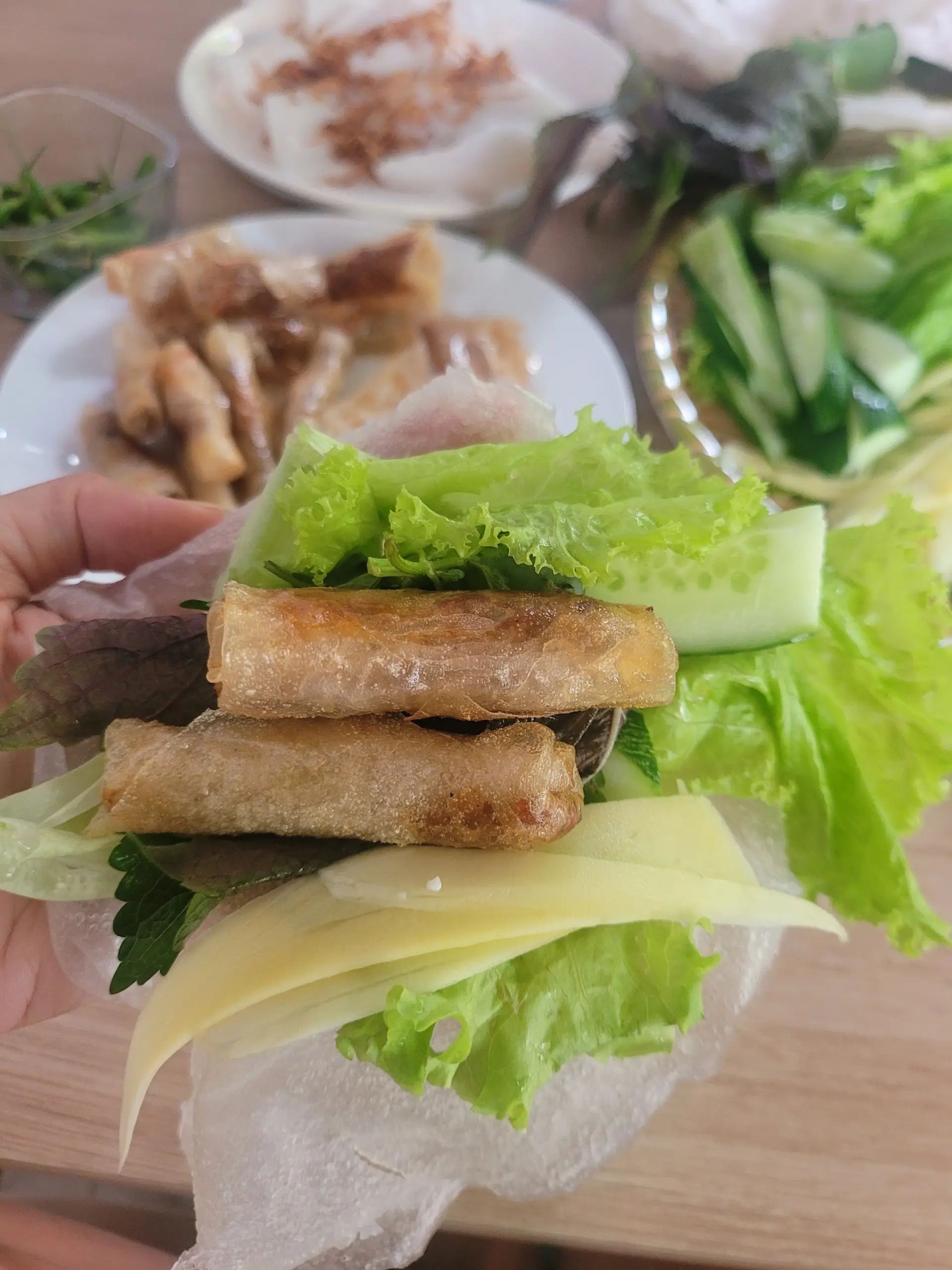 Hình ảnh chả ram tôm đất kèm rau bún