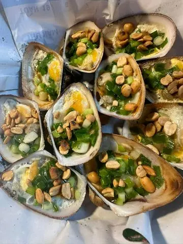 Hình ảnh sò sữa nướng mỡ hành