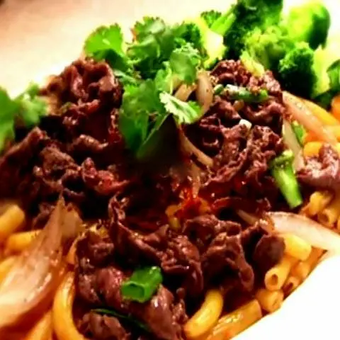 Hình ảnh Nui xào bò