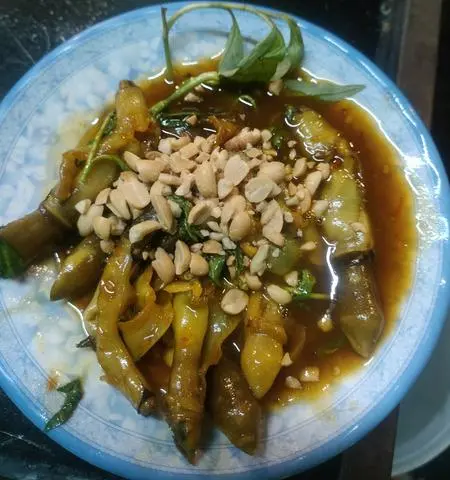 Hình ảnh Ốc móng tay xào me
