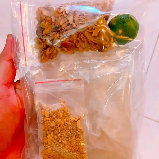 Hình ảnh Bánh tráng muối tỏi hành phi