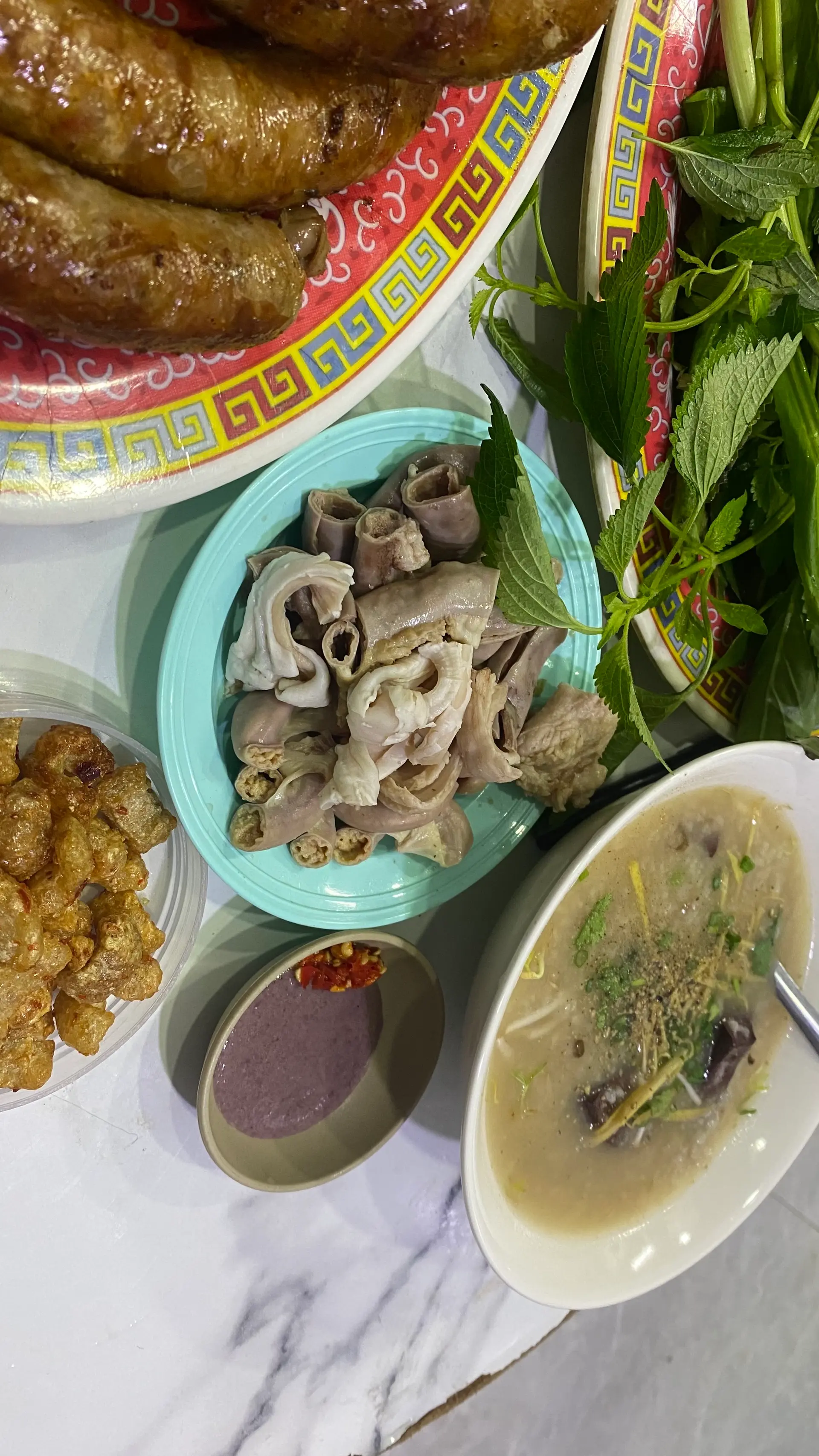 Hình ảnh lòng 150gram + 1 cháo huyết + bánh quẩy
