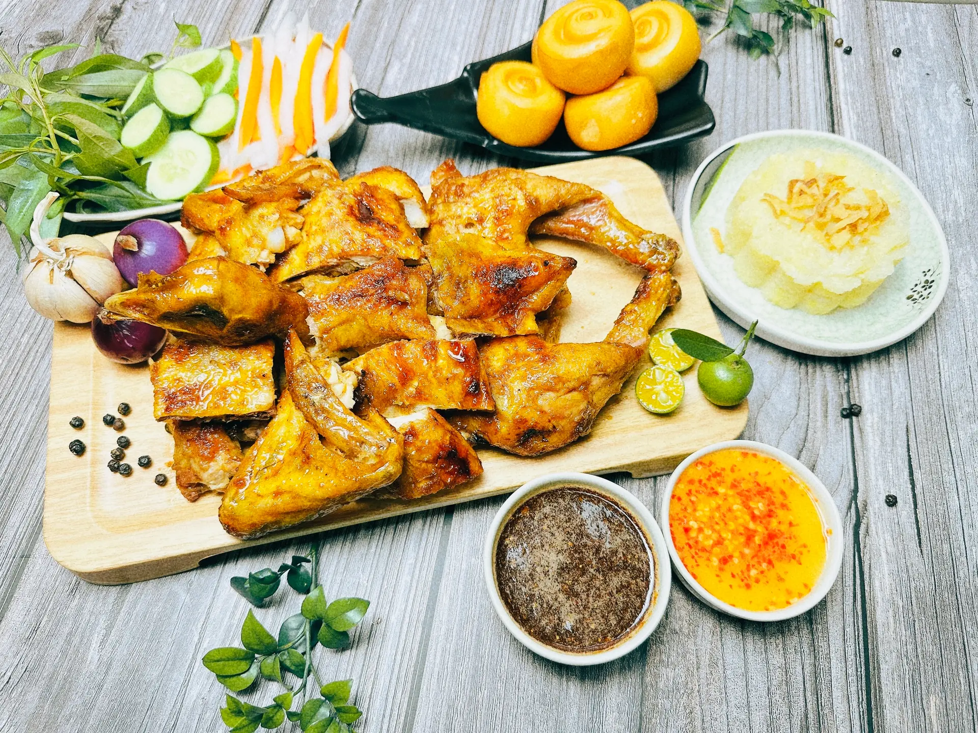 Hình ảnh Combo Gà quay nguyên con + Xôi đậu xanh kèm Quà tuỳ chọn