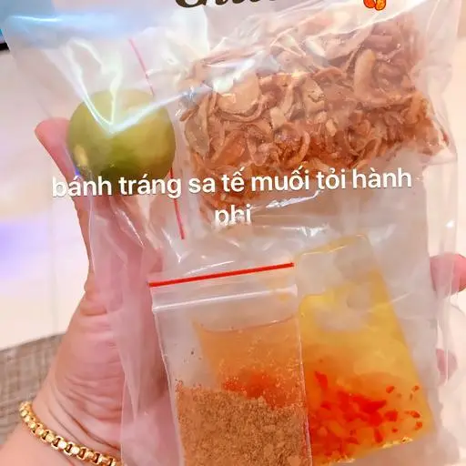Hình ảnh Bánh tráng sa tế muối tỏi hành phi
