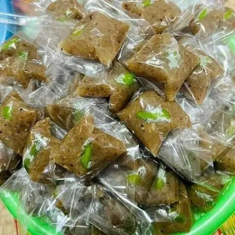 Hình ảnh Nem bì Lai Vung hộp 10 cái