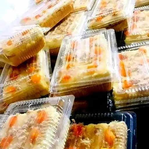 Hình ảnh Bông Lan Trứng Muối (Hộp)