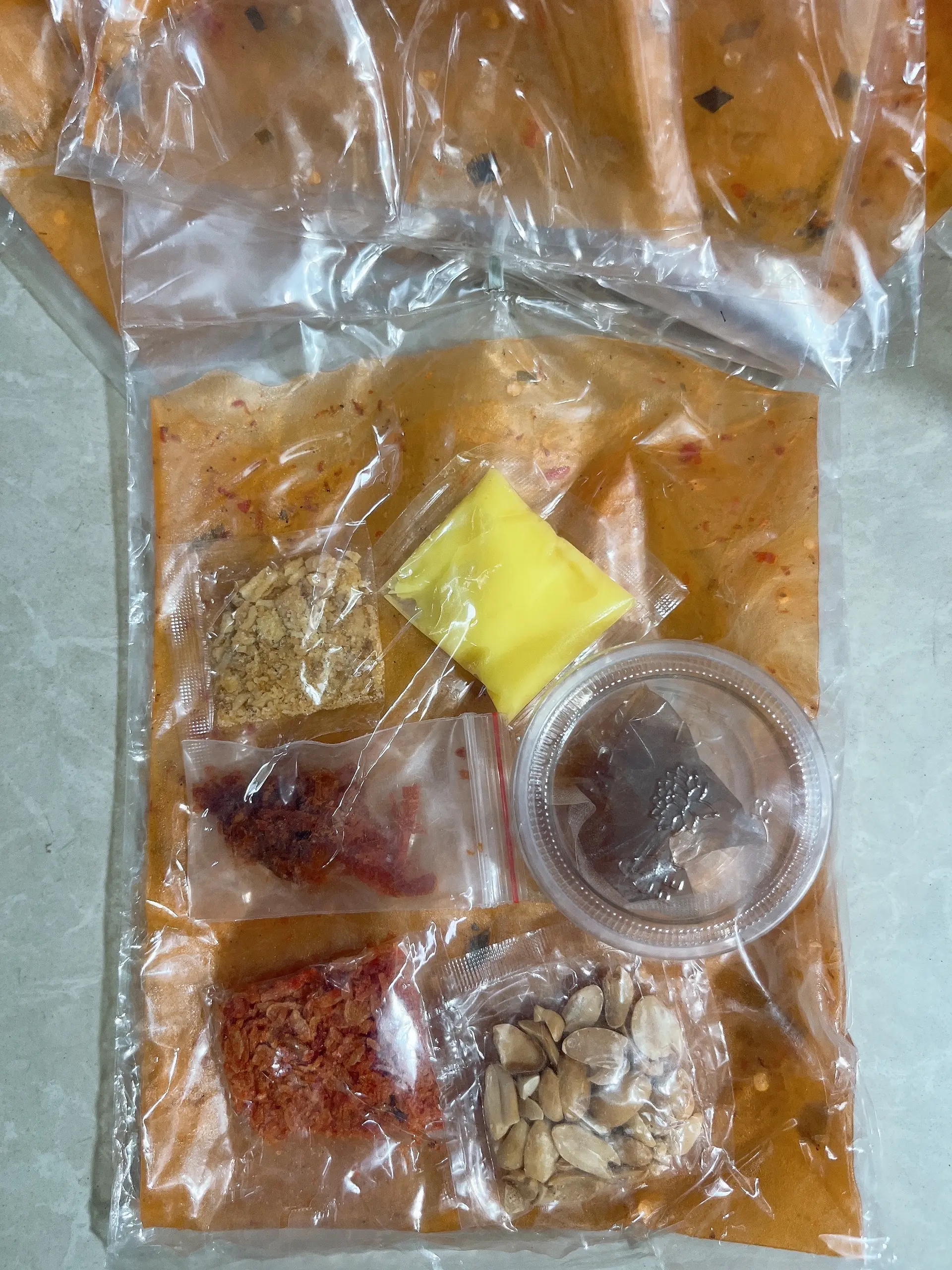 Hình ảnh Bánh tráng bơ me