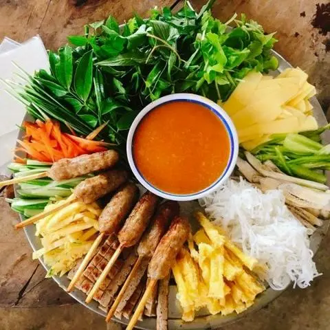 Hình ảnh nem lui nha trang  nướng + bánh giòn  10cây tặng 1chai coca 