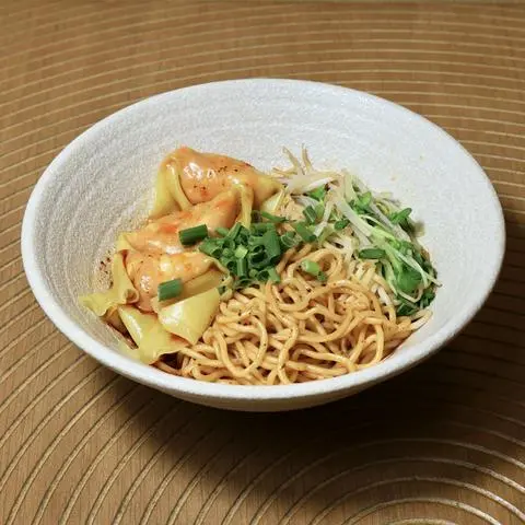 Hình ảnh HOÀNH THÁNH MÌ DẦU CAY CHAY