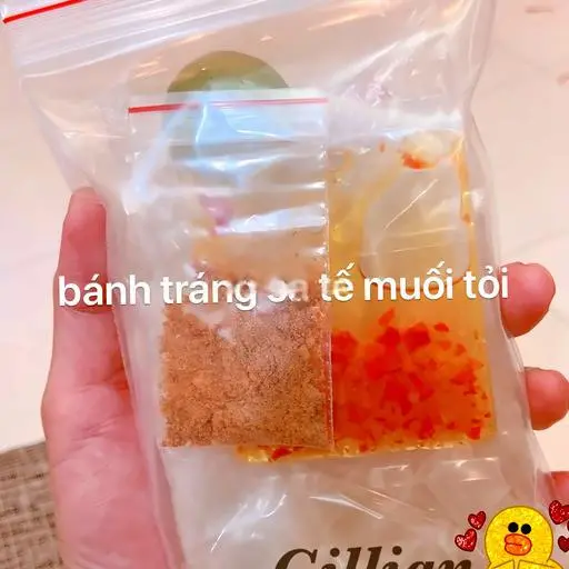 Hình ảnh Bánh tráng muối tỏi sa tế