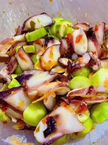 Hình ảnh chân gà mix bạch tuộc 