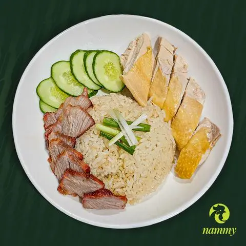 Hình ảnh Cơm gà Xá xíu đặc biệt