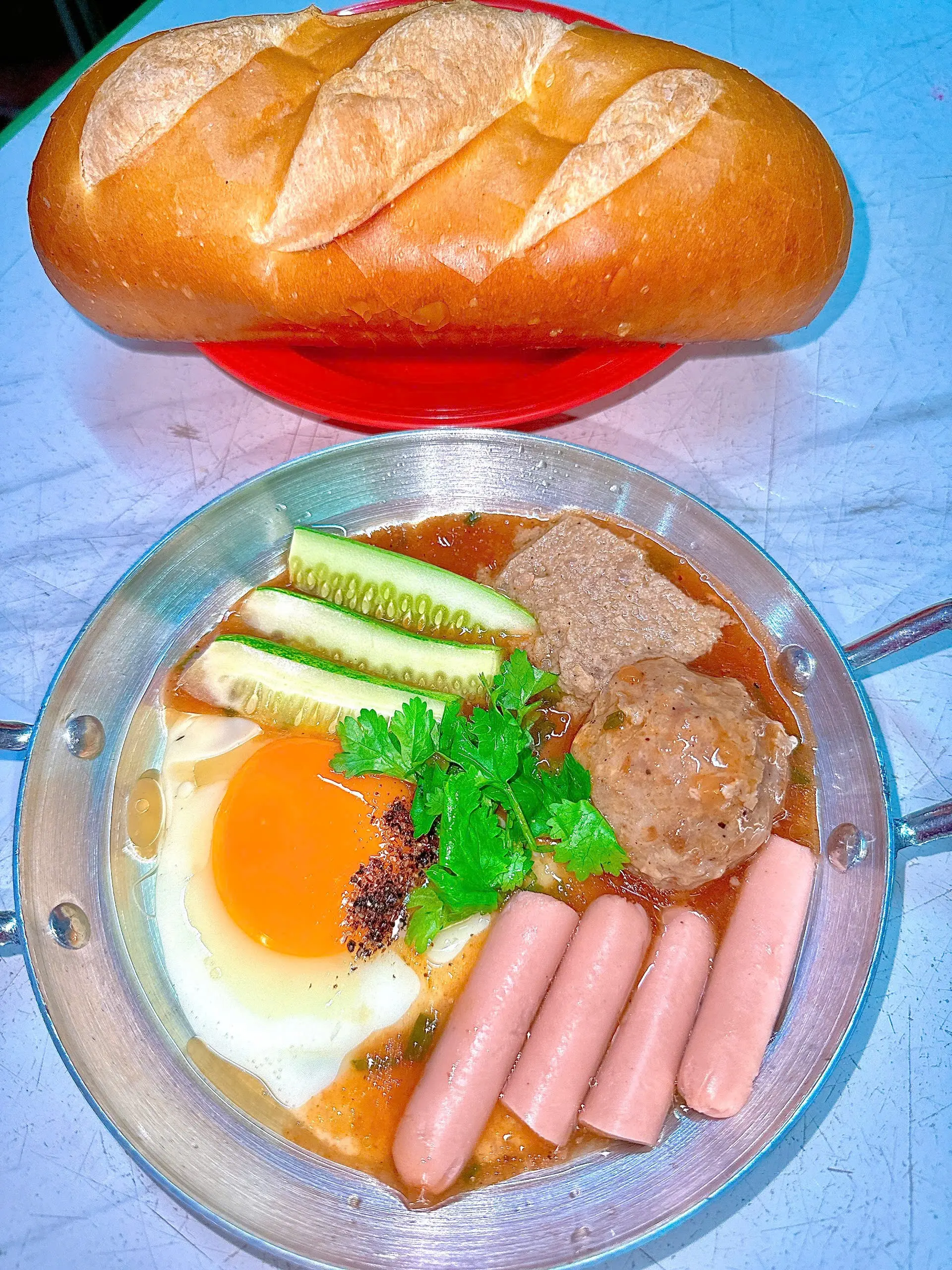 Hình ảnh Bánh Mì Nóng Giòn