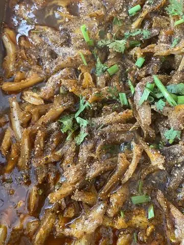 Hình ảnh cá cơm kho tiêu 