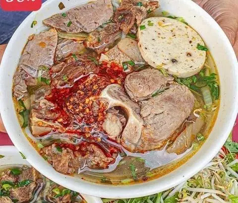 Hình ảnh Bún bò nạm chả