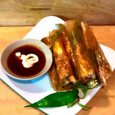 Hình ảnh Bánh tráng cuốn sốt me