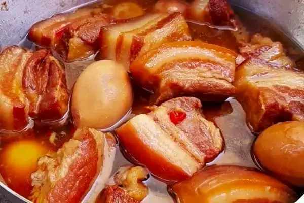 Hình ảnh cơm thit kho trứng vit
