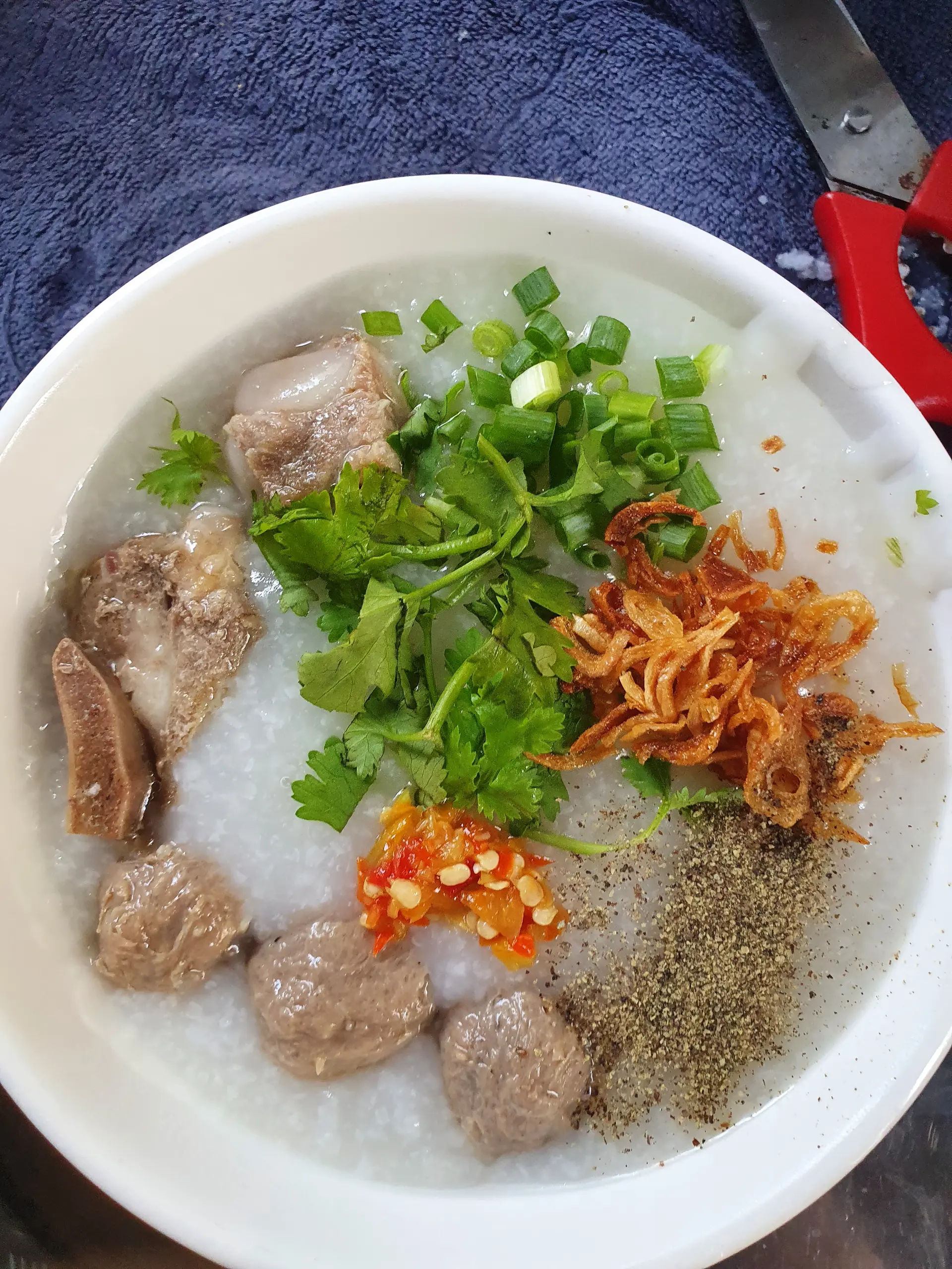 Hình ảnh 1cháo Bò Viên Hột Gà - 1 Cháo Sườn Lớn