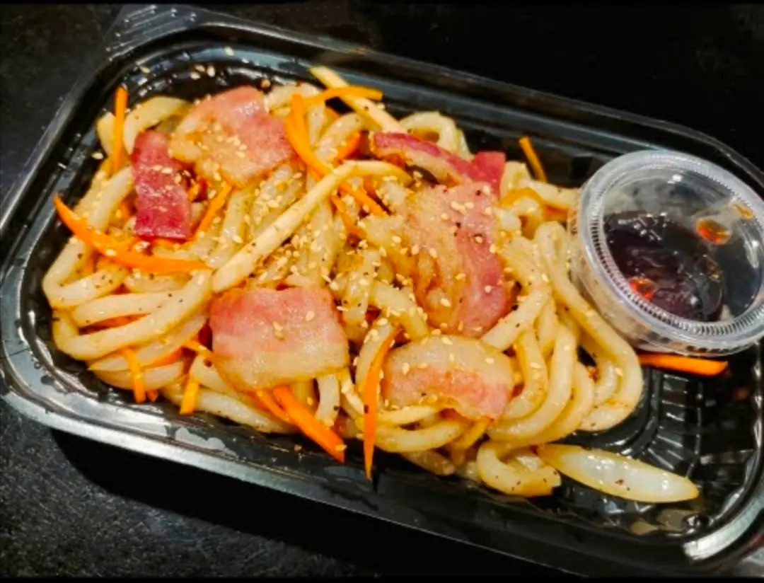 Hình ảnh Udon Xào Heo Xông Khói 