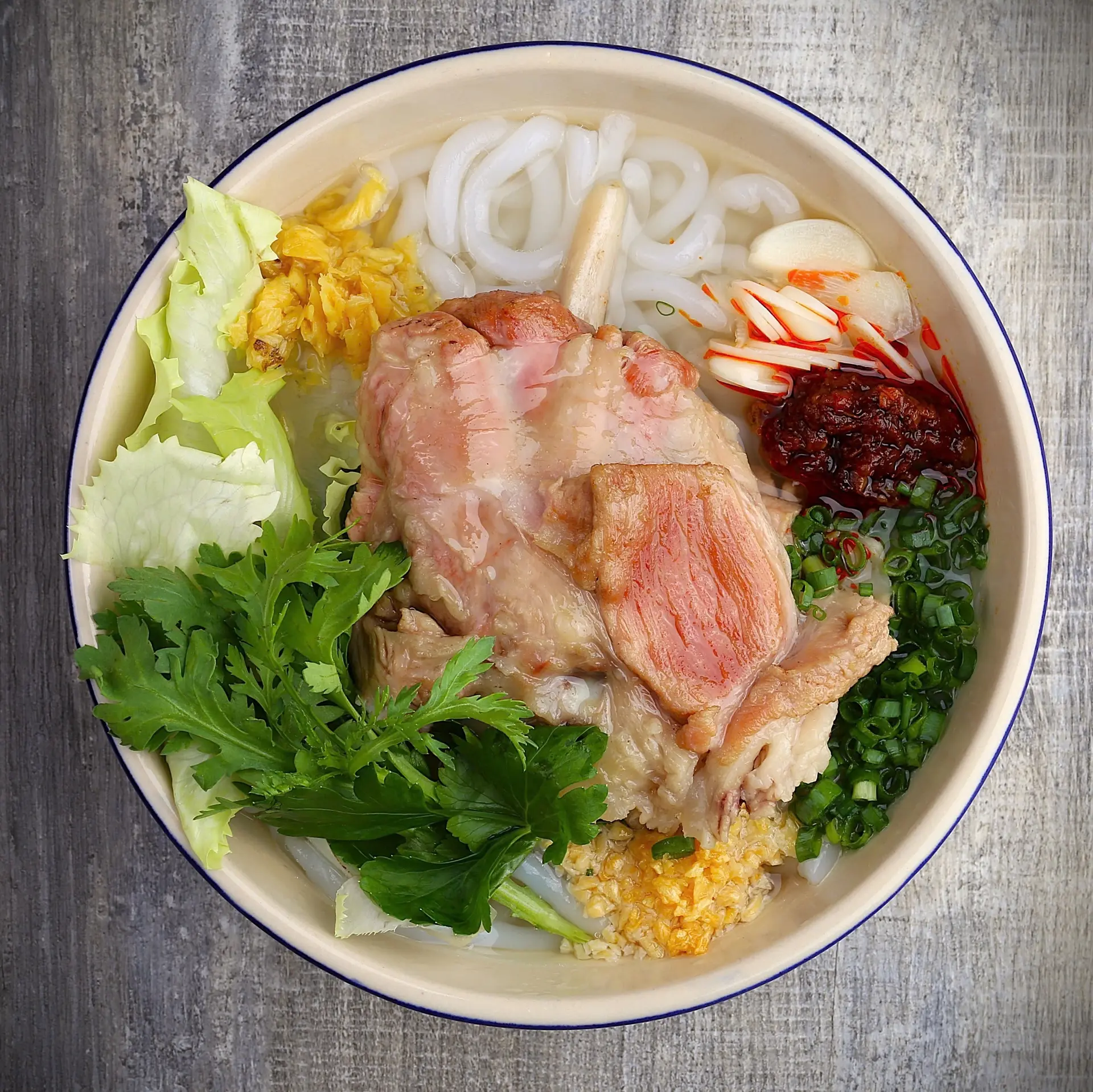 Hình ảnh Bánh canh sườn chìa