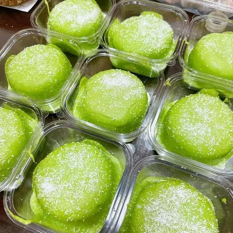 Hình ảnh Bánh phú sĩ nhân ca dé lá dứa