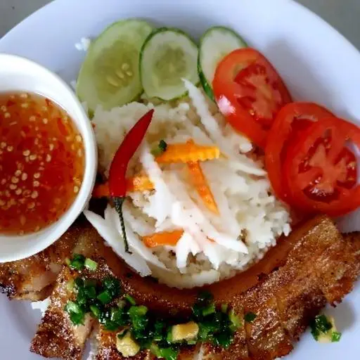Hình ảnh Cơm ba rọi + bì + chả + ốp la