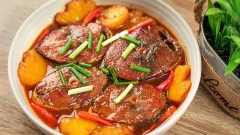 Hình ảnh Cơm Cá Ngừ Kho Thơm