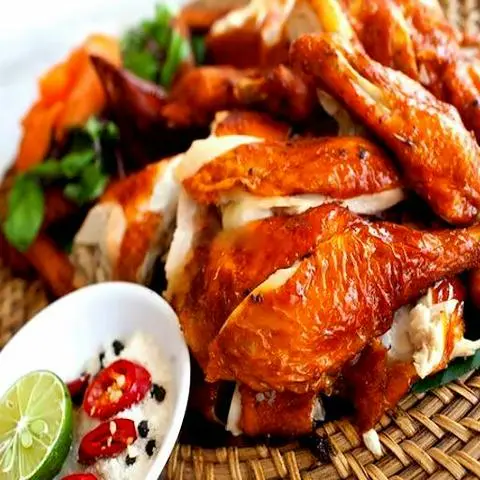 Hình ảnh Gà nướng mật ong con lớn