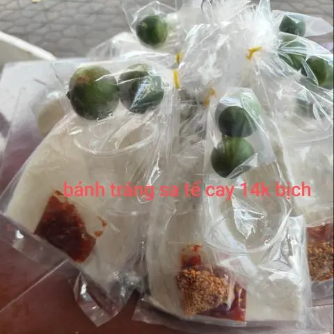 Hình ảnh Bánh tráng chấm sa tế